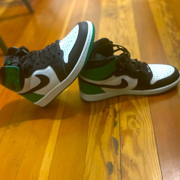 Jordan One Retro Bold Green, White, and Black-these are near new-condition - Picture 1 of 2